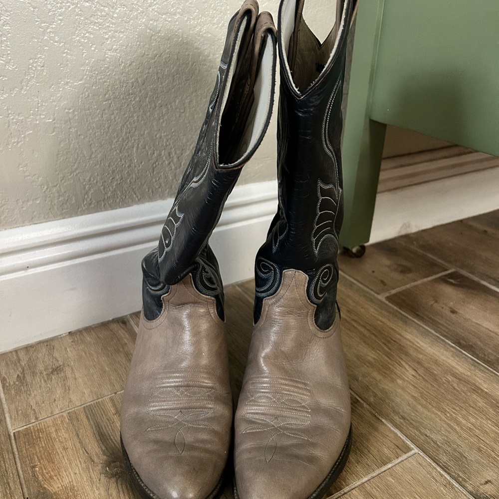 Larry Mahan Black and Grey Cowboy Boots - Picture 2 of 5